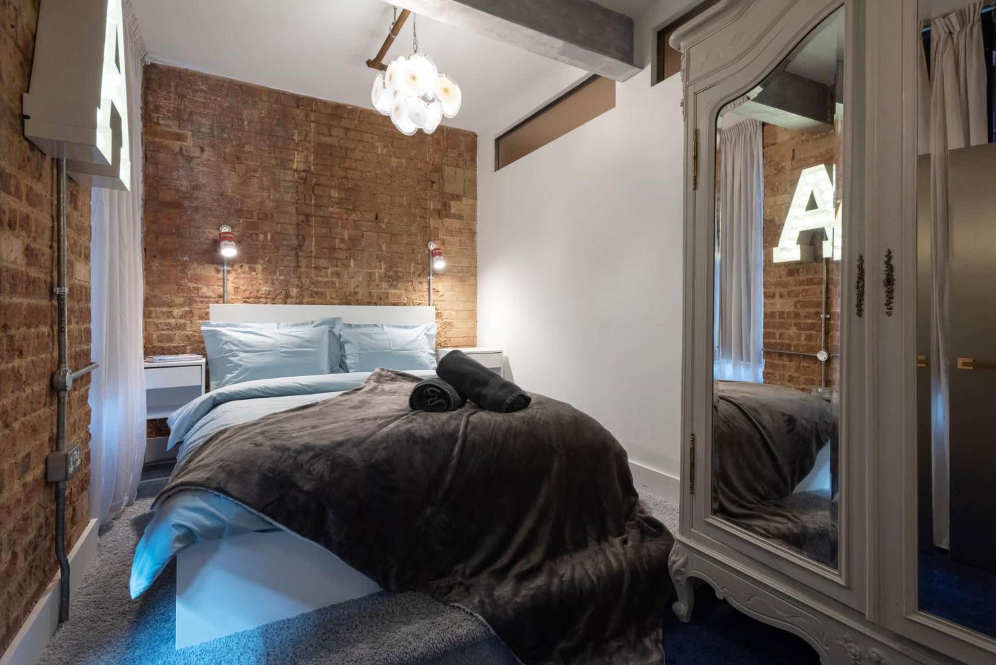 Amazingly Luxurious Loft Apartment, Soho - 3 Bedrooms, 2 Bath & Office Londra Dış mekan fotoğraf