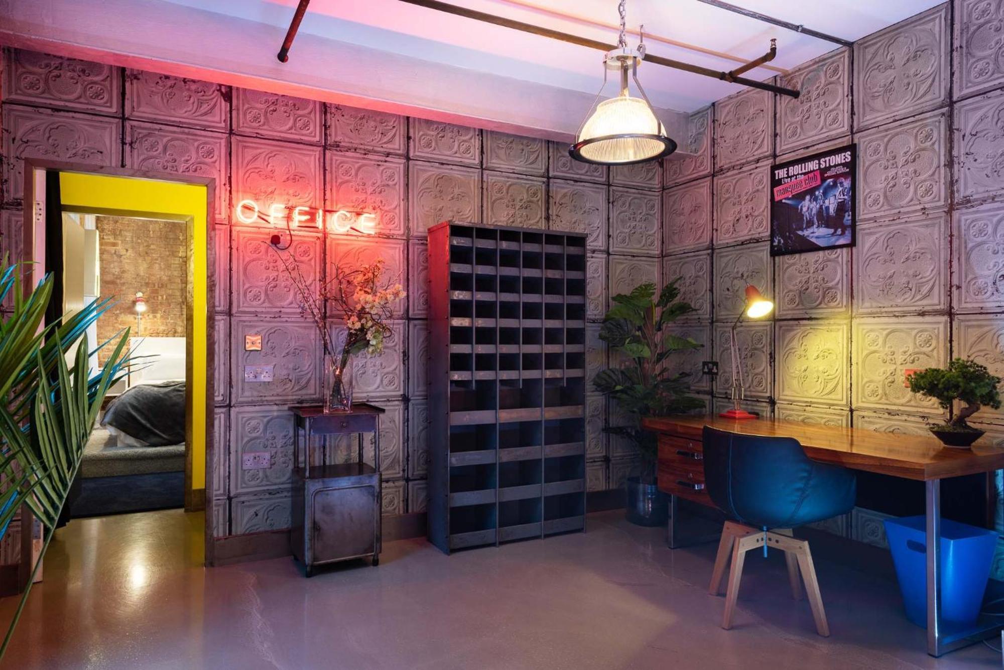 Amazingly Luxurious Loft Apartment, Soho - 3 Bedrooms, 2 Bath & Office Londra Dış mekan fotoğraf