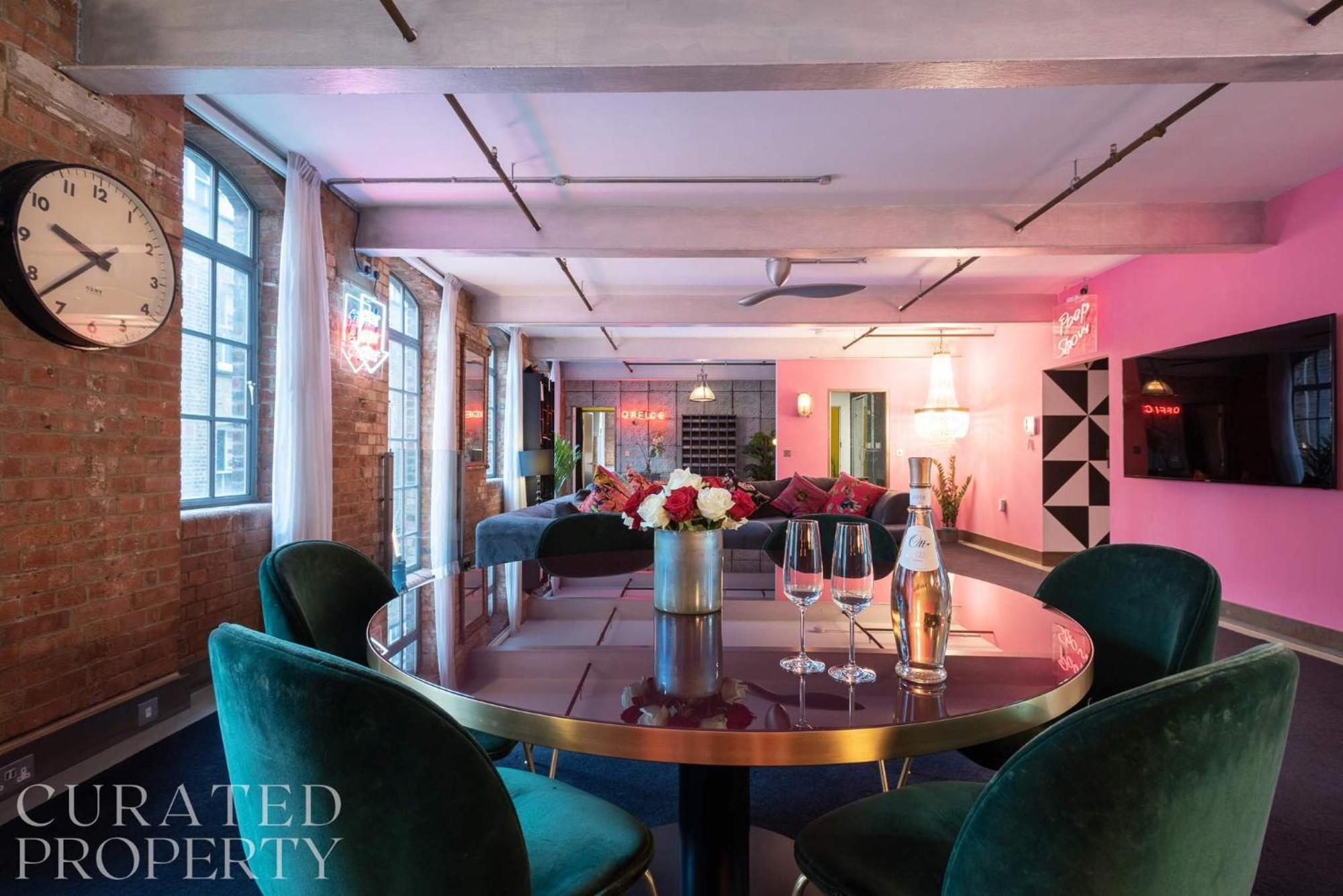 Amazingly Luxurious Loft Apartment, Soho - 3 Bedrooms, 2 Bath & Office Londra Dış mekan fotoğraf